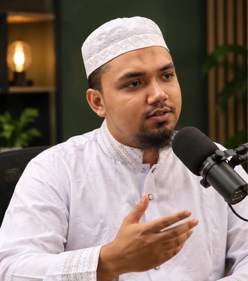 Ariful Islam explaining a marketing plan